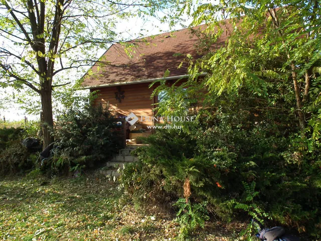 Eladó mezőgazdasági ingatlan Nagytarcsa 200 nm