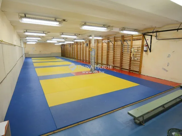 Eladó kereskedelmi és ipari ingatlan Nagykőrös 1480 nm