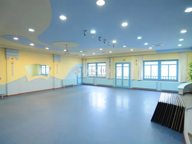 Eladó kereskedelmi és ipari ingatlan Nagykőrös 1480 nm