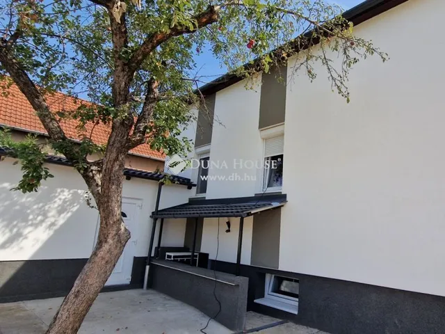 Eladó ház Fót 244 nm