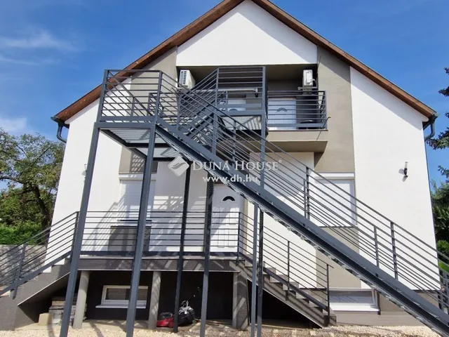 Eladó ház Fót 244 nm