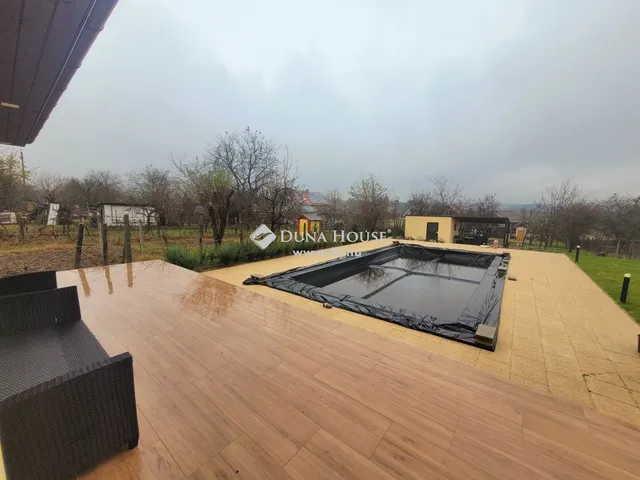 Eladó ház Kerepes 241 nm