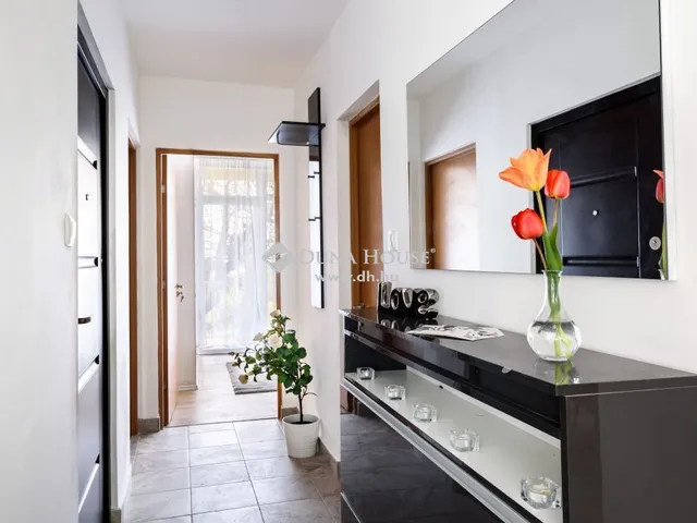 Eladó ház Budapest XII. kerület, Széchenyi-hegy 303 nm