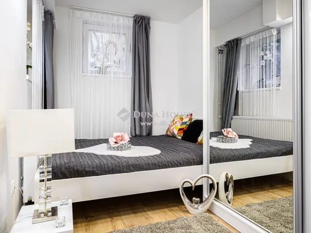 Eladó ház Budapest XII. kerület, Széchenyi-hegy 303 nm