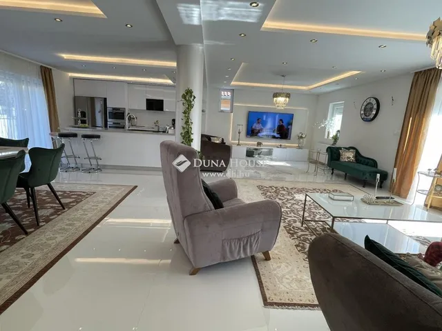 Eladó ház Budapest X. kerület, Újhegy 180 nm