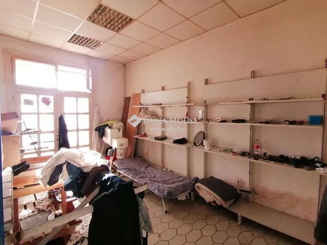 Eladó kereskedelmi és ipari ingatlan Budapest XVII. kerület 150 nm