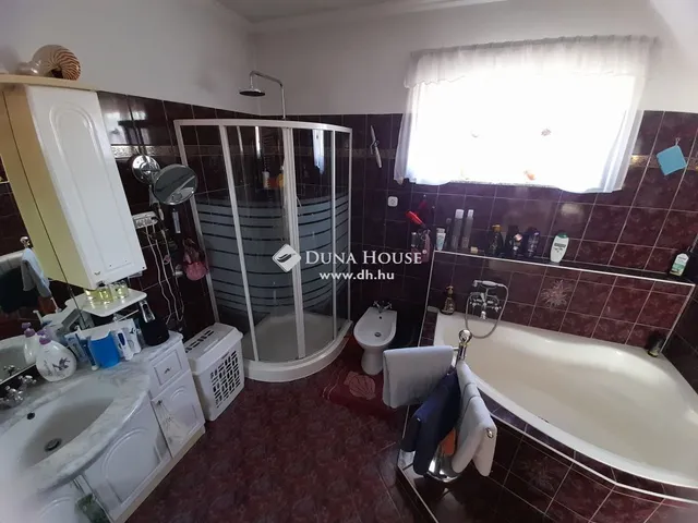 Eladó ház Veresegyház 277 nm