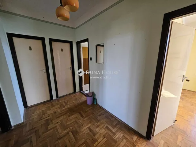 Eladó ház Fót 279 nm