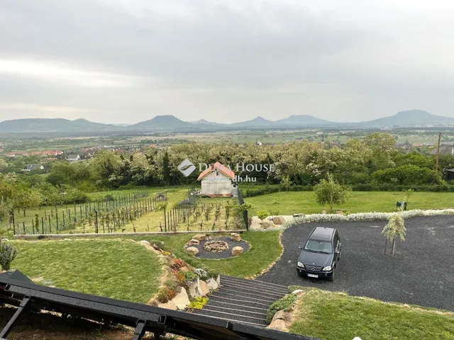 Eladó ház Zalahaláp 200 nm