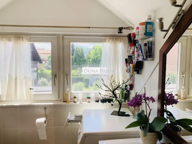 Eladó ház Budapest II. kerület, Máriaremete 169 nm
