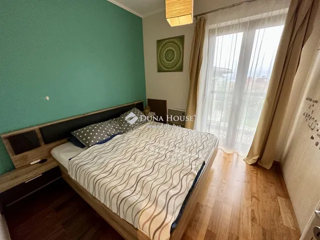 Eladó ház Üröm 268 nm