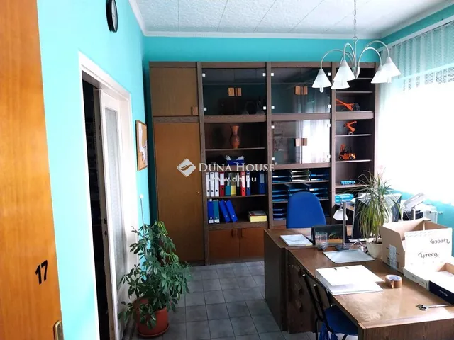 Eladó kereskedelmi és ipari ingatlan Vecsés 2866 nm