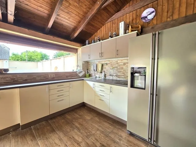 Eladó ház Budapest XVII. kerület 270 nm