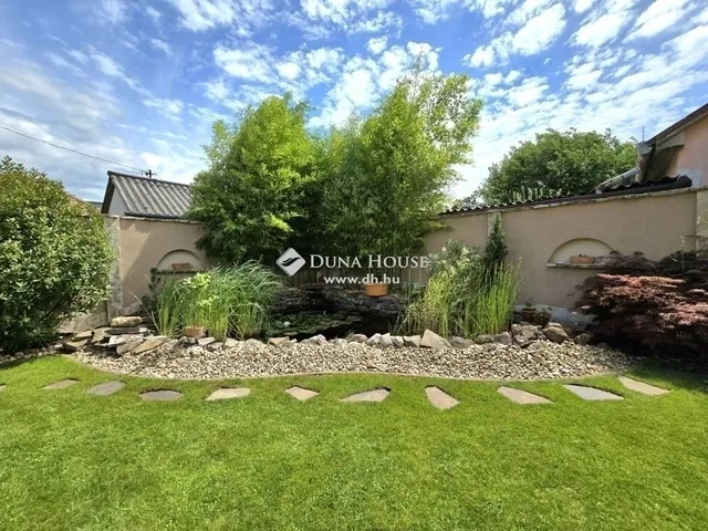 Eladó ház Budapest XVII. kerület 270 nm