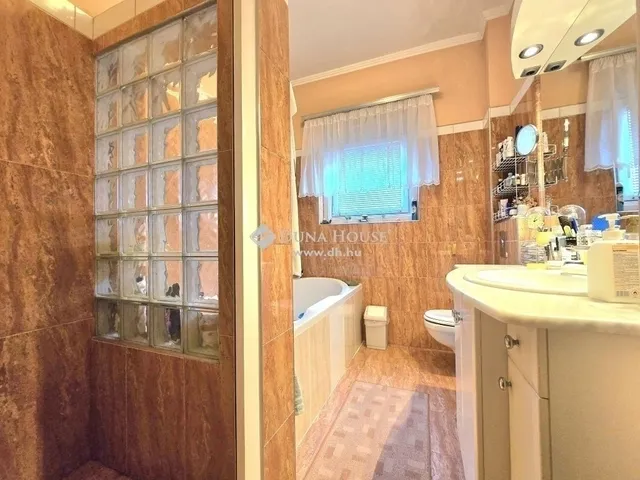 Eladó ház Budapest XVII. kerület 270 nm