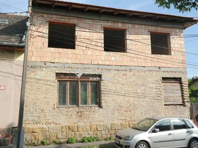 Eladó ház Budapest XX. kerület 295 nm