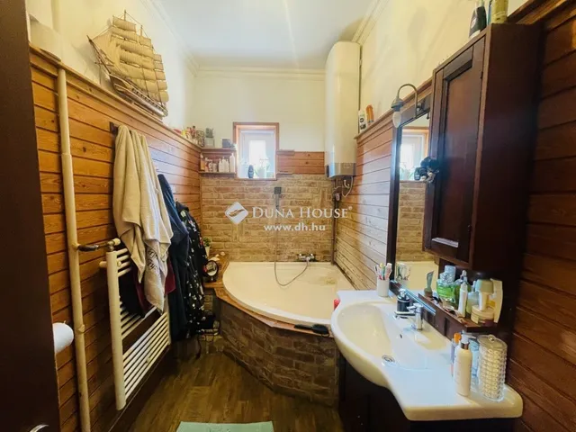 Eladó ház Kartal 270 nm