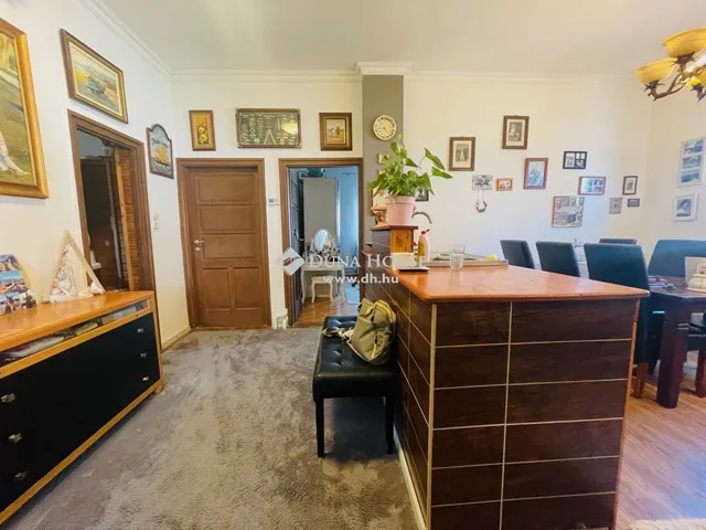 Eladó ház Kartal 270 nm