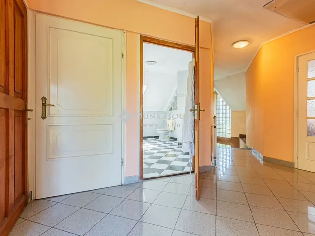 Eladó ház Budapest XVI. kerület 316 nm