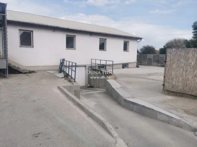 Eladó kereskedelmi és ipari ingatlan Vecsés 685 nm