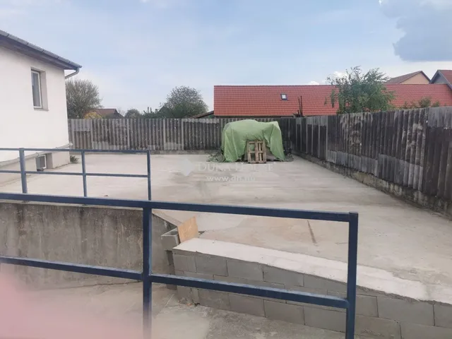 Eladó kereskedelmi és ipari ingatlan Vecsés 685 nm