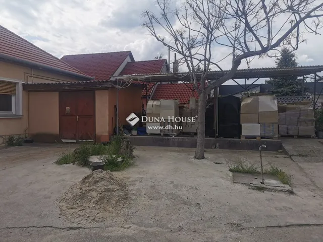 Eladó kereskedelmi és ipari ingatlan Vecsés 685 nm