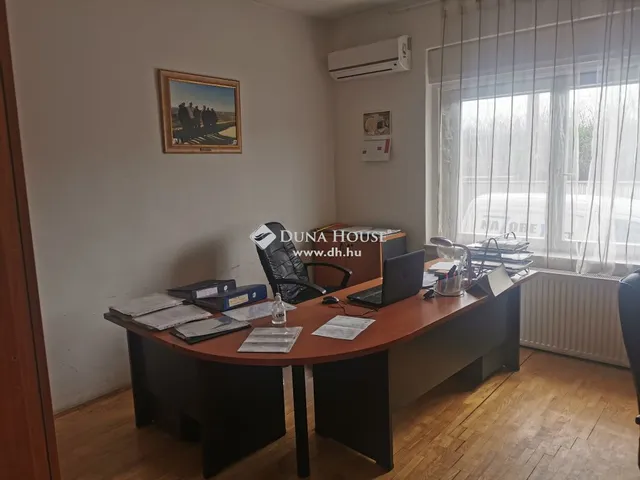 Eladó kereskedelmi és ipari ingatlan Vecsés 685 nm