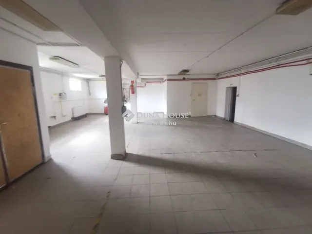 Eladó kereskedelmi és ipari ingatlan Vecsés 685 nm