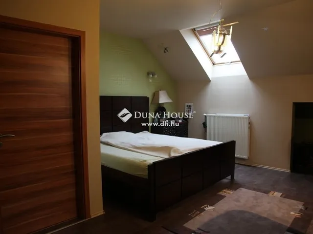 Eladó ház Szada 380 nm