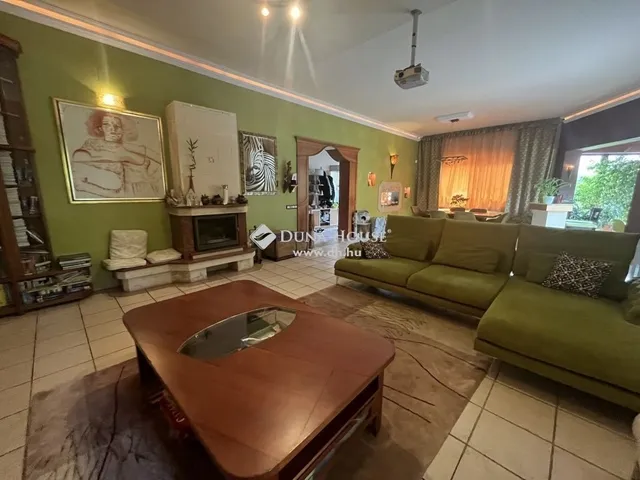 Eladó ház Szada 380 nm