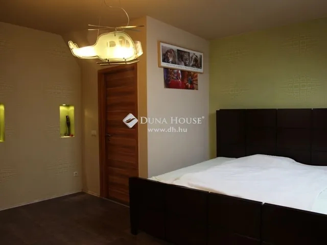 Eladó ház Szada 380 nm