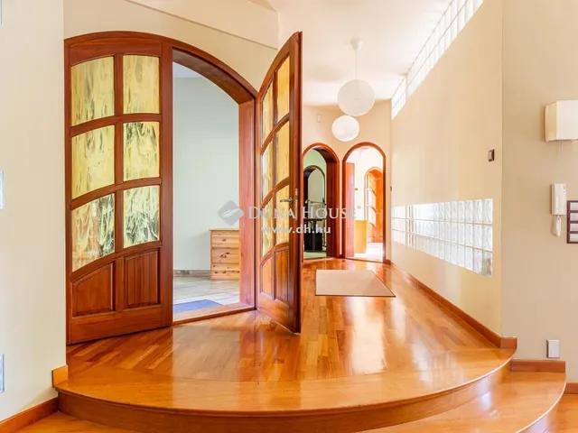 Eladó ház Herceghalom 600 nm