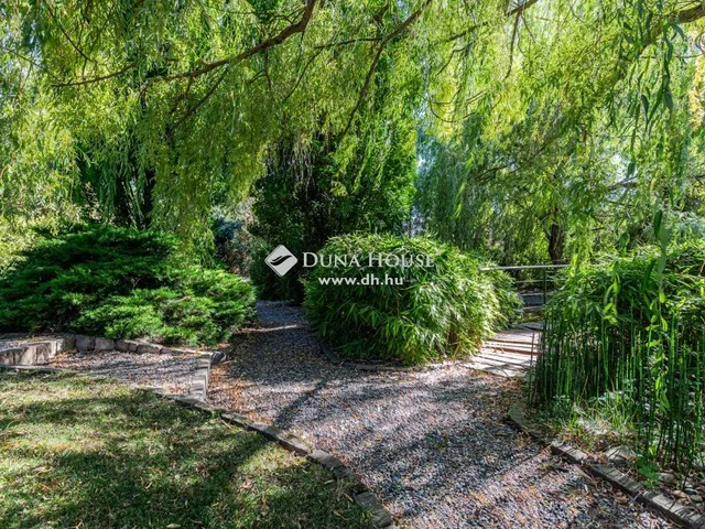 Eladó ház Herceghalom 600 nm