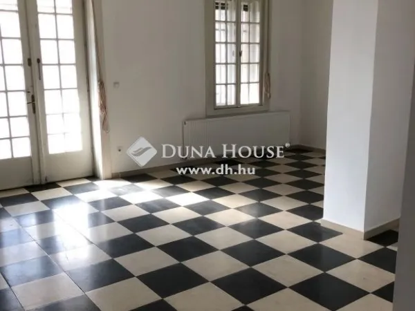 Eladó ház Pécel 290 nm