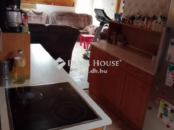 Eladó ház Úri 350 nm