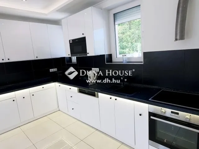 Eladó ház Csévharaszt 250 nm