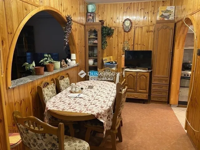 Eladó ház Fót 262 nm