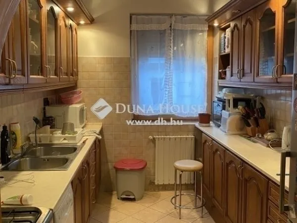 Eladó ház Fót 262 nm