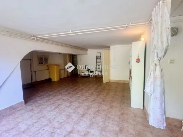 Eladó ház Balatonfenyves 274 nm