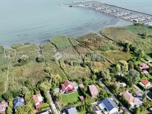 Eladó ház Balatonfenyves 274 nm