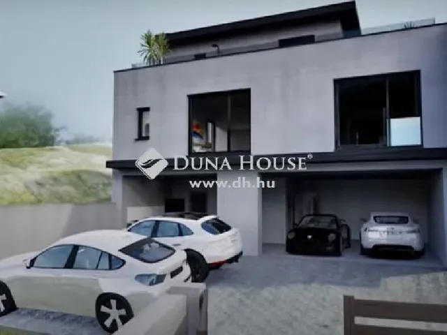 Eladó ház Pécel 214 nm