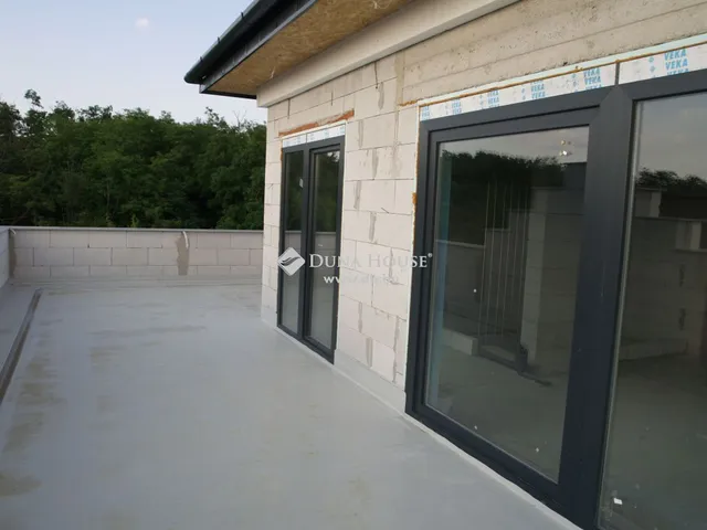 Eladó ház Pécel 214 nm