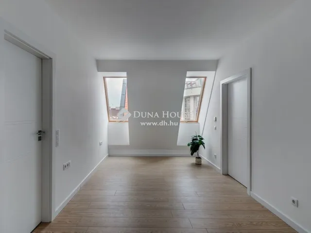 Eladó lakás Budapest VI. kerület, Nagykörúton belüli terület 126 nm