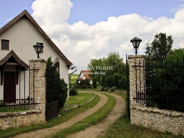 Eladó ház Vácegres 194 nm