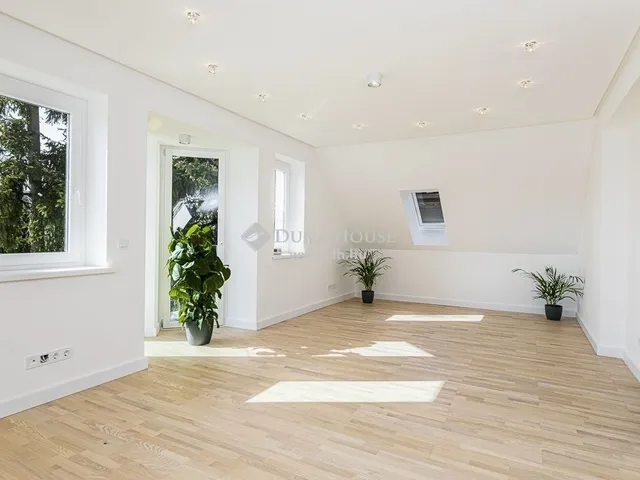 Eladó ház Csobánka 300 nm