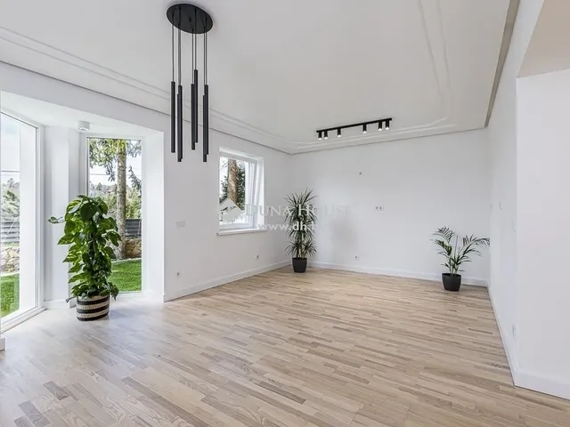 Eladó ház Csobánka 300 nm