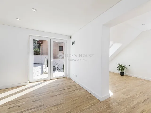 Eladó ház Csobánka 300 nm