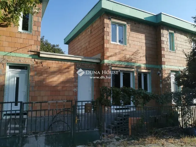 Eladó ház Érd 302 nm