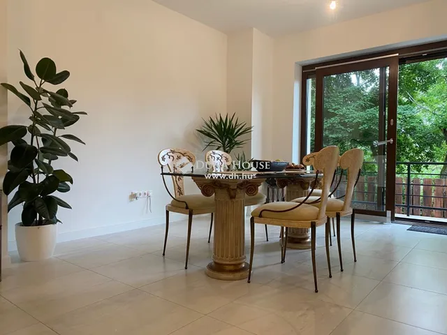 Eladó ház Leányfalu 430 nm