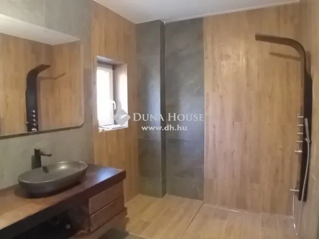 Eladó ház Budapest II. kerület 157 nm